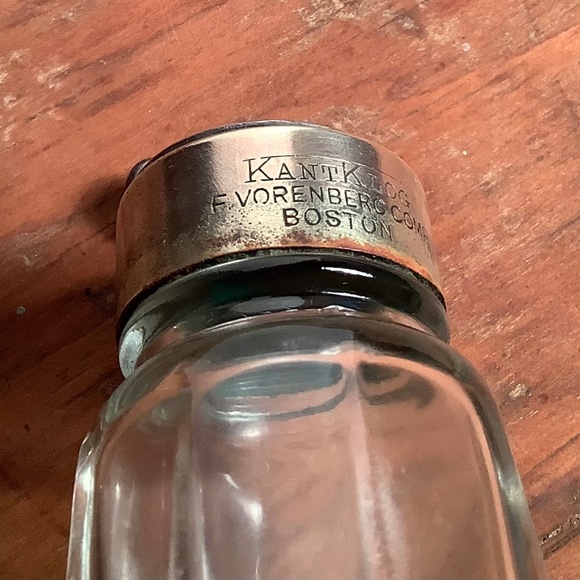 Antique salt shaker - Picture 3 of 8